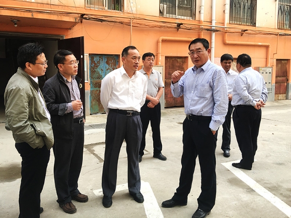 陳區(qū)長視察供熱工作